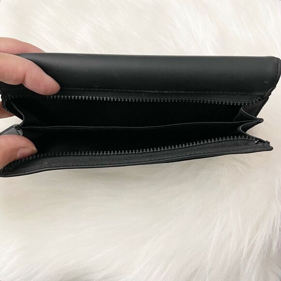NWOT Fossil Black Vegan Leather Bi-Fold Wallet - Picture 4 of 6